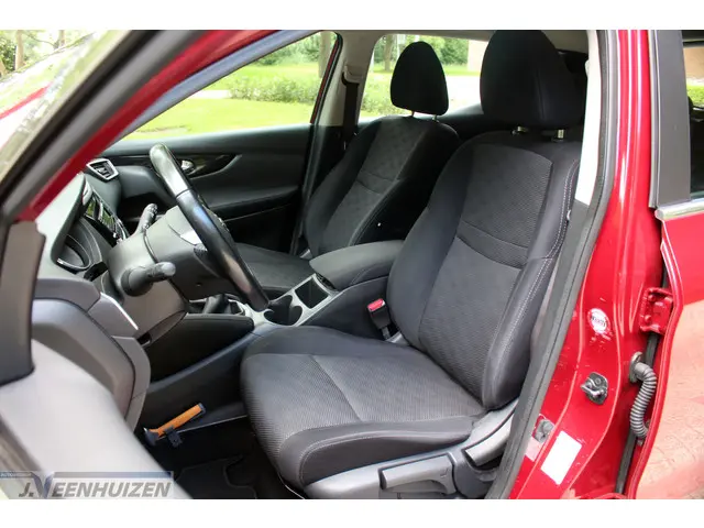 Nissan QASHQAI 1.2 Acenta 2015 Benzine 4