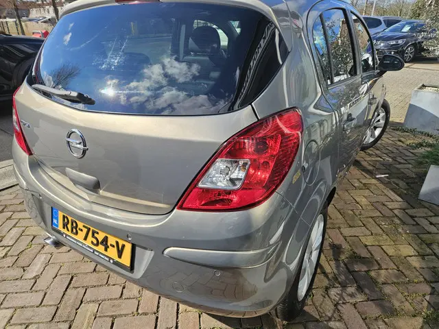 Opel Corsa 1.4-16V 2014 Benzine 8