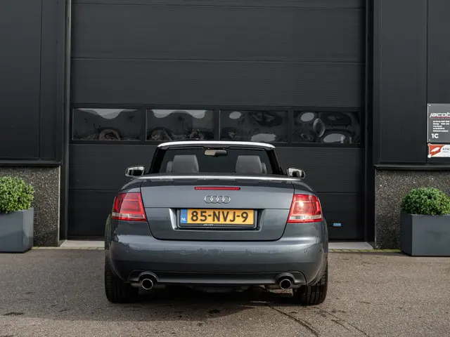 Audi A4 Cabriolet 3.2 FSI Pro Line 2006 Benzine 4