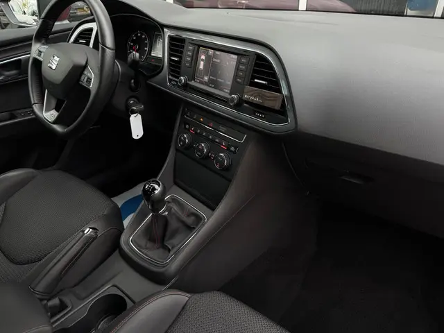 SEAT Leon 1.4 TSI FR 140pk / PDC / 2013 Benzine 12
