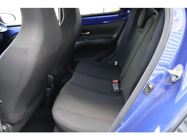 Toyota Aygo X 1.0 VVT-i S-CVT first 2022 Benzine 12