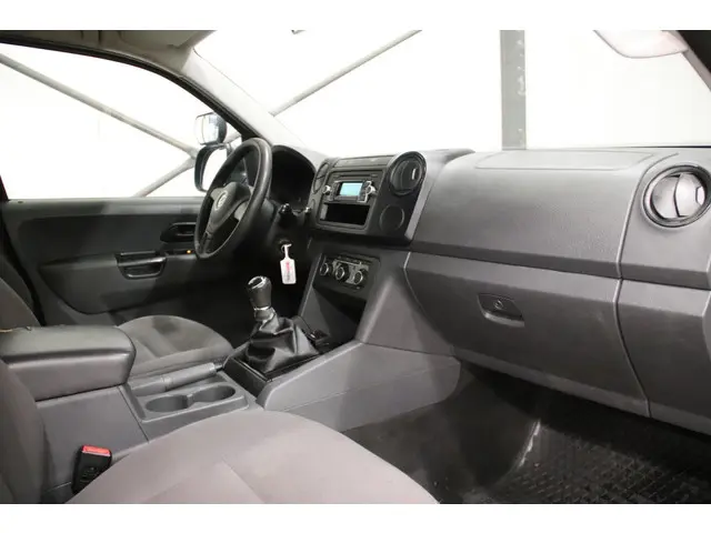 Volkswagen Amarok 2.0 TDI Dubbel Cabine 2015 Diesel 6
