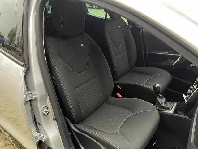 Renault Clio 0.9 TCe Limited 2018 Benzine 13