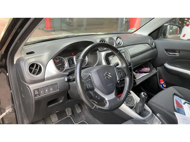 Suzuki Vitara 1.6 Exclusive 2015 Benzine 8