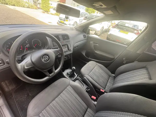 Volkswagen Polo 1.0 Comfortline 2015 Benzine 9