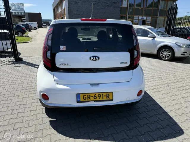 Kia e-Soul EV ExecutiveLine 27 kWh 2015 Elektrisch 5