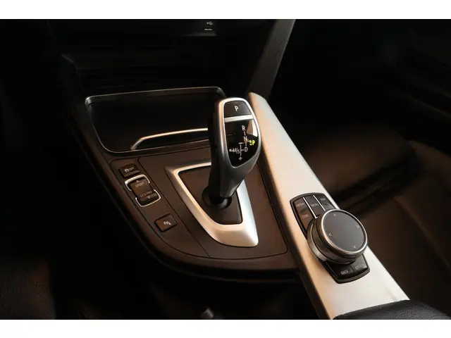 BMW 3 Serie Gran Turismo 320i 2020 Benzine 20