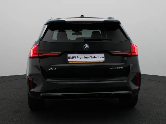 BMW X1 xDrive30e 2023 Hybride Benzine 5