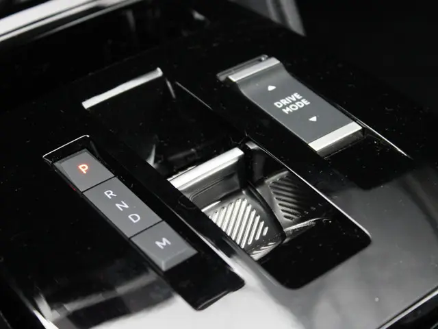 Citroën C4 HYBRID 145 BUSINESS 2025 Hybride Benzine 30