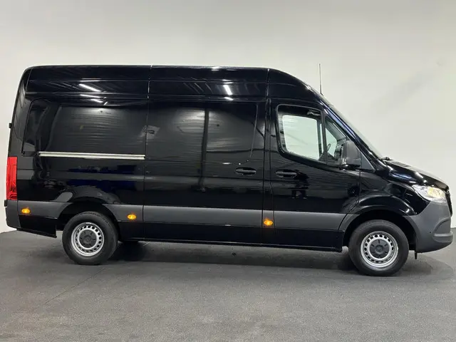 Mercedes-Benz Sprinter 315 1.9 CDI L2H2 2024 Diesel 11