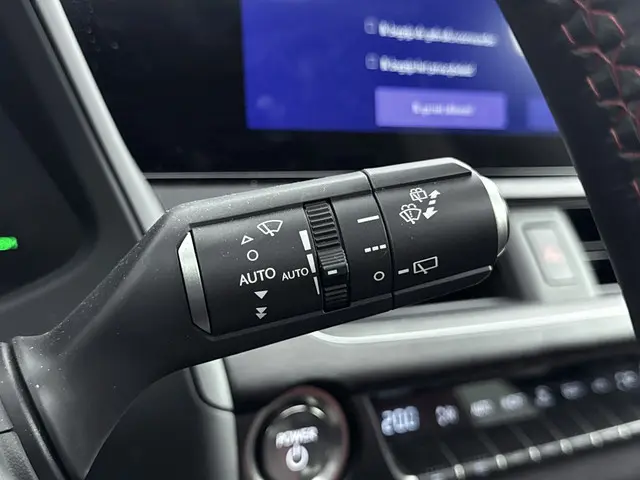 Lexus UX 250h F Sport Line 2024 Hybride Benzine 18