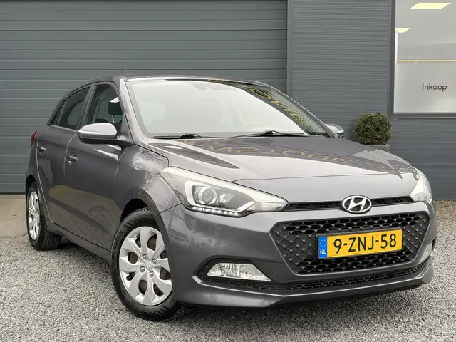 Hyundai i20 1.2 HP i-Motion Comfort 2015 Benzine 2
