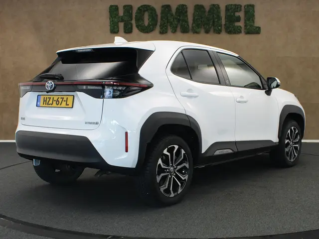 Toyota Yaris Cross 1.5 Hybrid Team D 2022 Hybride Benzine 2