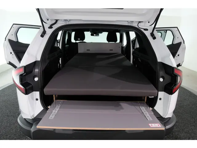 Dacia Duster 1.0 TCe 100 ECO-G Essential 2024 LPG/Gas 8