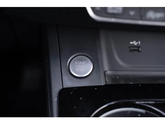 Audi A4 Avant 35 TFSI Business Edition 2021 Benzine 52