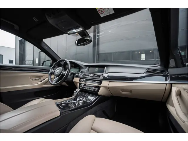 BMW 5 Serie 528i High Executive | 2013 Benzine 7