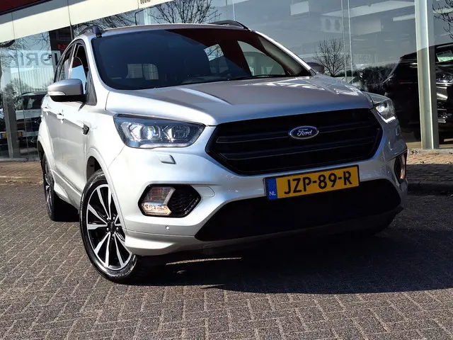 Ford Kuga 1.5 ST Line X-Pack 2019 Benzine 42