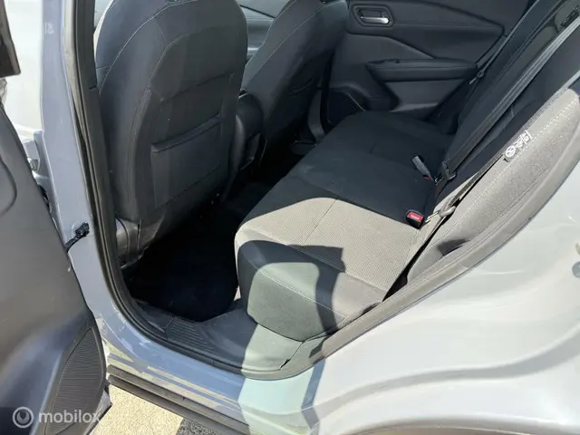 Nissan QASHQAI 1.3 MHEV Business Design 2023 Benzine 12