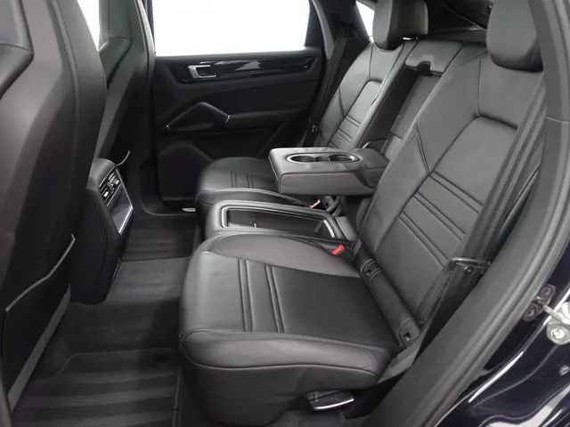Porsche Cayenne Coupé 3.0 E-Hybrid- 2021 Hybride Benzine 25