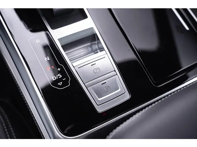 Audi Q8 55 TFSI quattro 2019 Benzine 70
