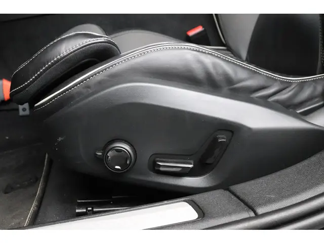 Volvo S60 2.0 T4 R-Design 2020 Benzine 27
