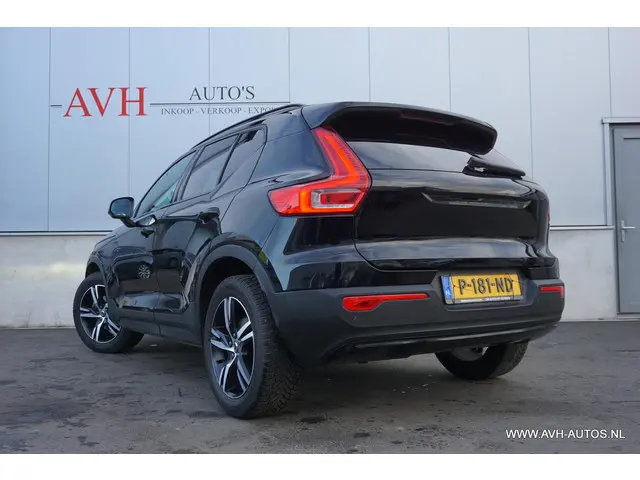 Volvo XC40 1.5 T2 R-Design 2022 Benzine 4