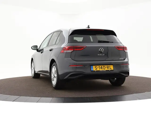 Volkswagen Golf 1.0 eTsi 110pk DSG Life 2023 Benzine 22