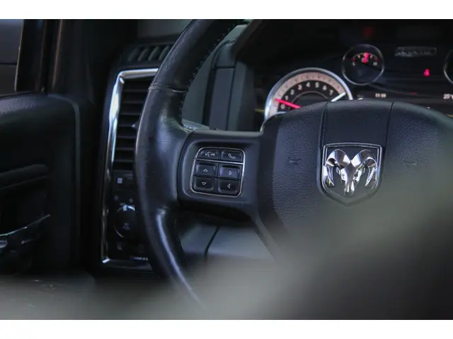 Dodge Ram 1500 5.7 V8 4x4 QC 6'4 2018 LPG/Gas 17