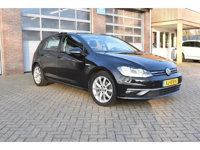 Volkswagen Golf 1.5 TSI Highline 2019 Benzine 2