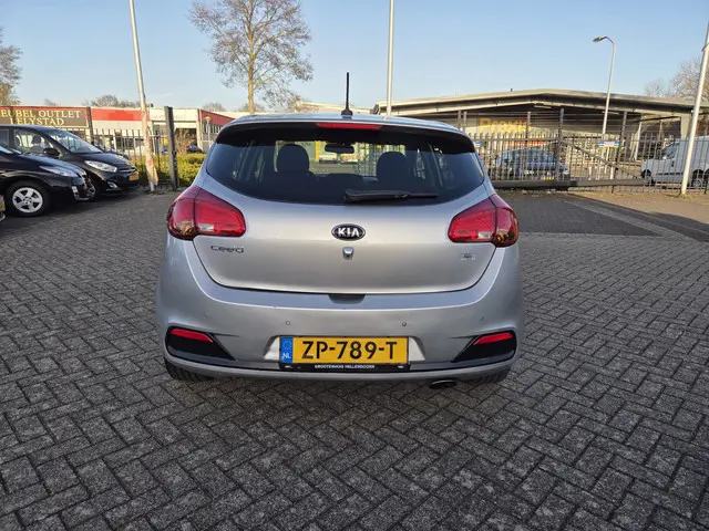 Kia cee'd 1.6 GDI Super Pack/vol opties 2014 Benzine 16