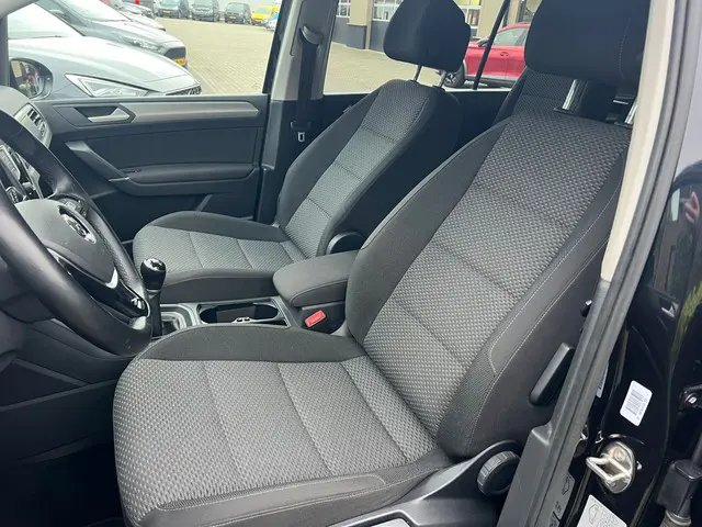 Volkswagen Touran 1.2 TSI Comfortline 7p 2016 Benzine 16