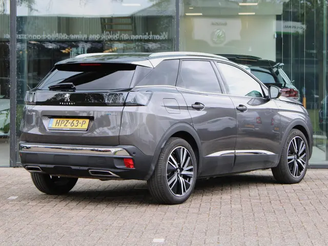 Peugeot 3008 1.6 HYbrid 225 GT 2021 Hybride Benzine 6