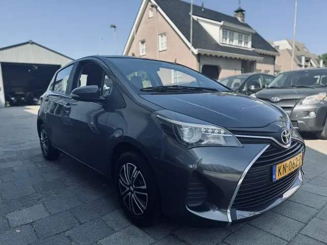 Toyota Yaris 1.0 VVT-i Aspiration 2016 Benzine 3
