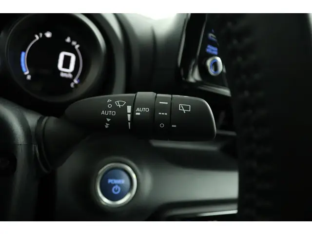 Toyota Yaris 1.5 Hybrid Dynamic 2023 Hybride Benzine 31
