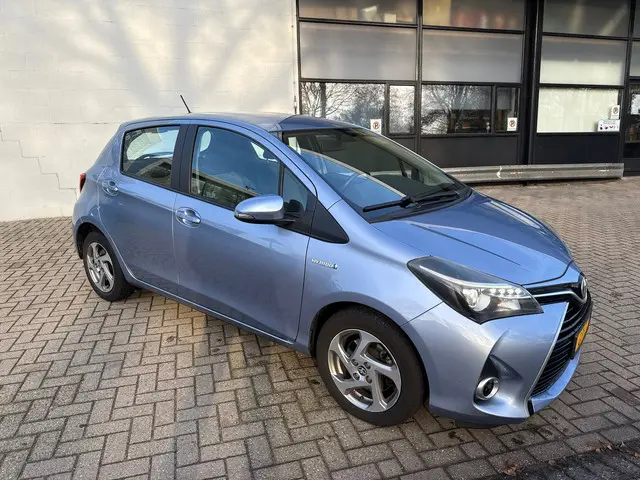 Toyota Yaris 1.5 Hybrid Lease 2015 Hybride Benzine 3
