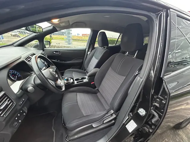 Nissan Leaf E+ N-Connecta 62 kWh 2021 Elektrisch 17