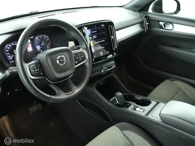 Volvo XC40 1.5 T2 Momentum automaat 2021 Benzine 15