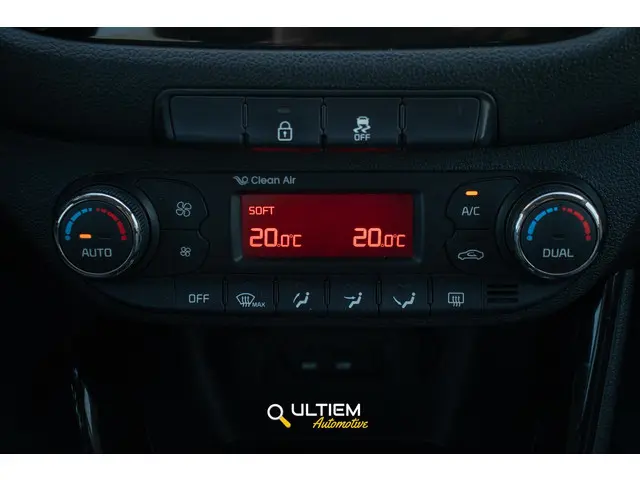 Kia cee'd Sportswagon 1.6 GDI DynamicLine 2015 Benzine 12