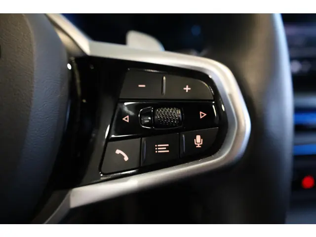 BMW 3 Serie Touring 318i 2024 Benzine 21