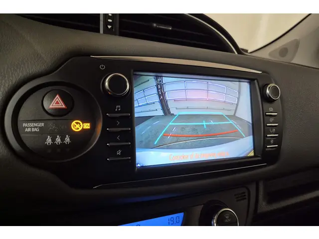 Toyota Yaris 1.5 Hybrid Aspiration 2018 Hybride Benzine 13