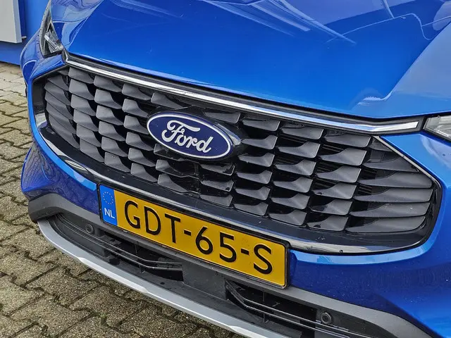 Ford Kuga 2.5 PHEV Titanium 2024 Hybride Benzine 25