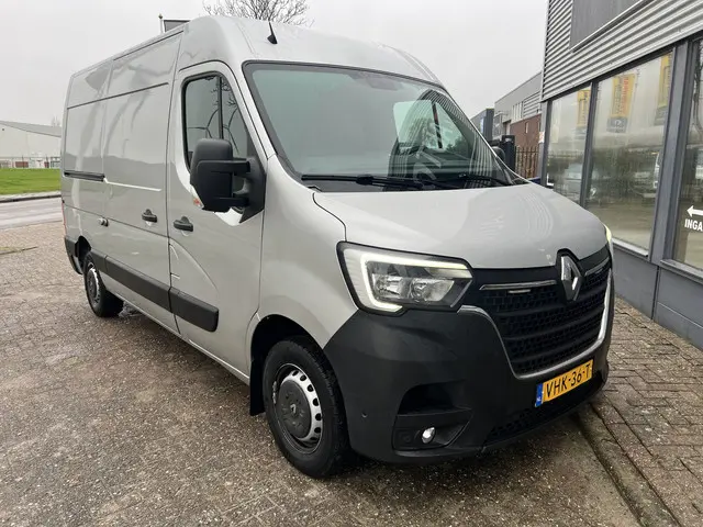 Renault Master T35 2.3 dCi 135 L2H2 2020 Diesel 30