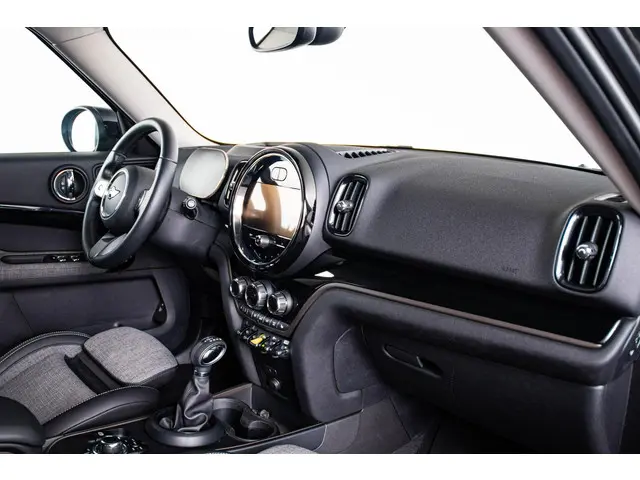 MINI Countryman Cooper SE ALL4 2022 Hybride Benzine 43