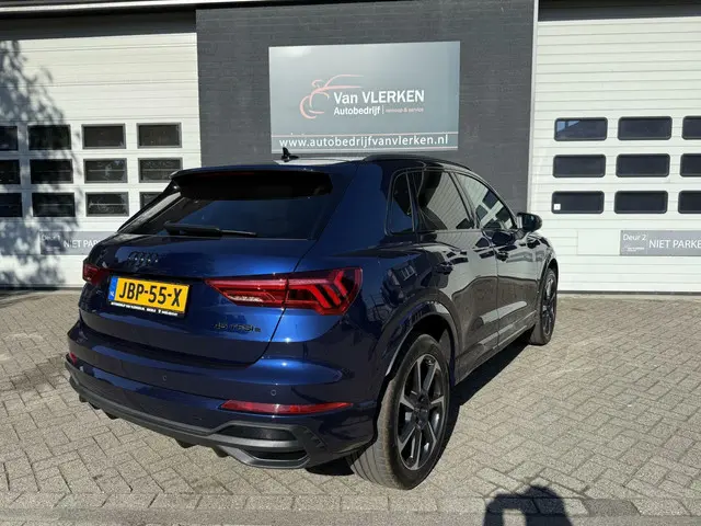 Audi Q3 45 TFSI e S edition 2022 Hybride Benzine 5