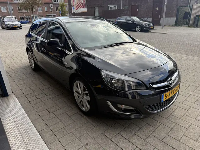 Opel Astra Sports Tourer 1.4 Turbo Cosmo 2013 Benzine 6