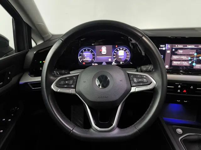 Volkswagen Golf 1.0 TSI Life 2022 Benzine 33