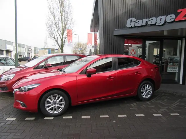 Mazda 3 2.0 SkyActiv-G 120 TS+ automaat 2017 Benzine 3
