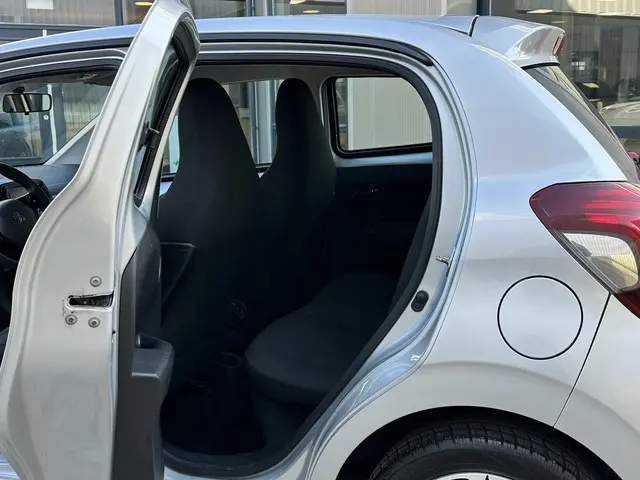 Peugeot 108 1.2 VTi Allure 2014 Benzine 14
