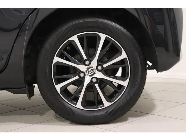 Toyota Yaris 1.5 VVT-i Design Sport, 2018 Benzine 25