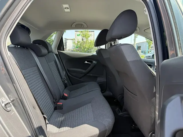 Volkswagen Polo 1.2 TSI BlueMotion Edition 2013 Benzine 14